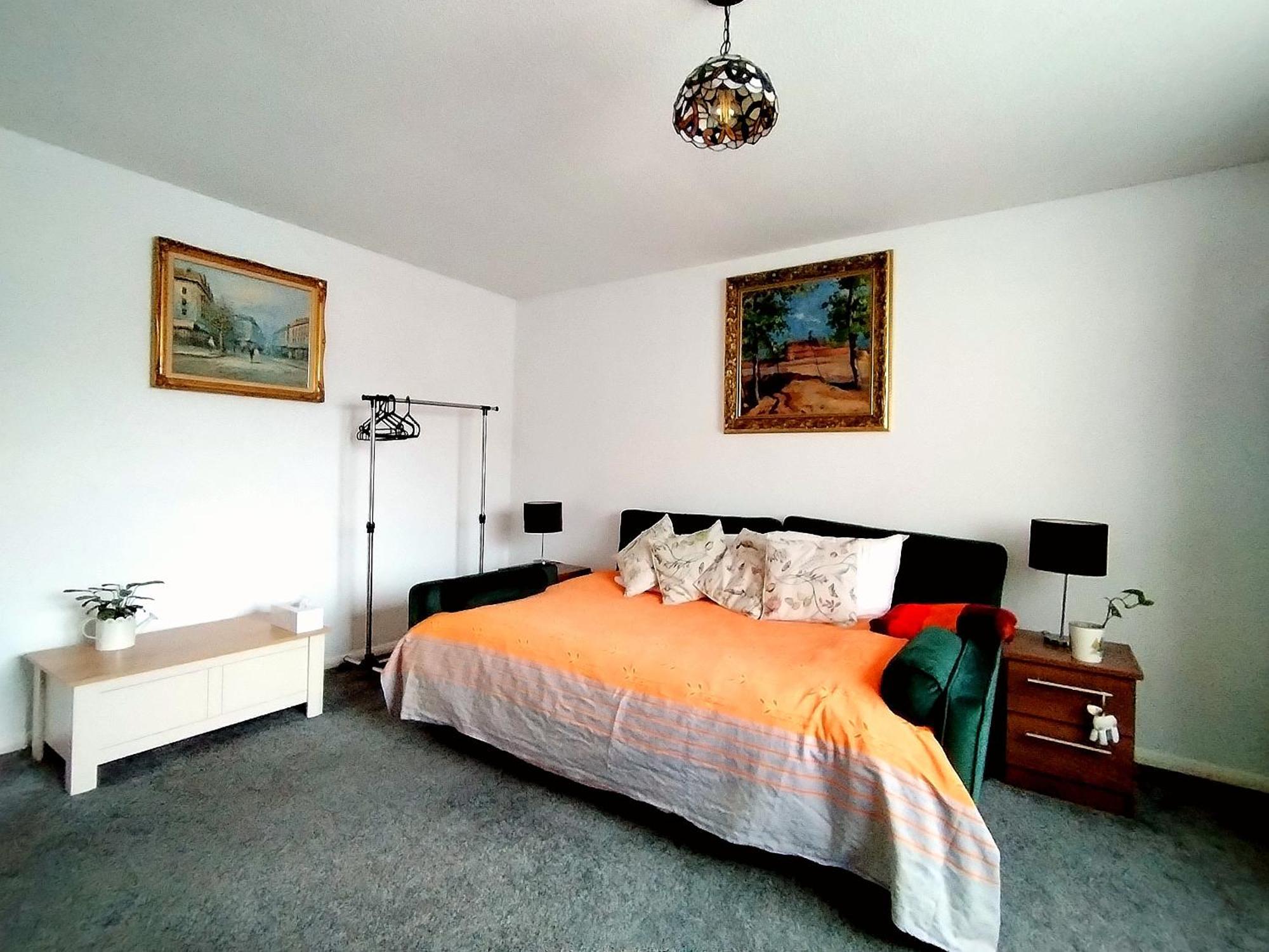 Home Away Home Near Heathrow Airport Cowley  外观 照片